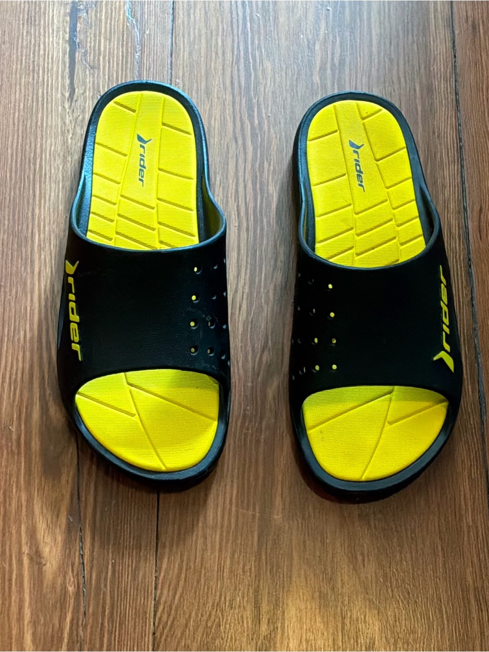 Men’s Black and Gold Sliders by Rider Size 11